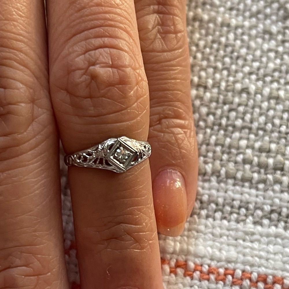 FINAL $ DROP: 14k white gold filigree baby/midi ring with single cut diamond